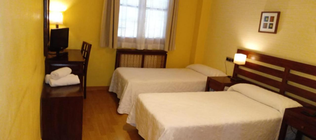 Hotel De Montana Rubielos Руб'єлос-де-Мора Екстер'єр фото